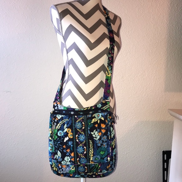 vera bradley mailbag crossbody black
